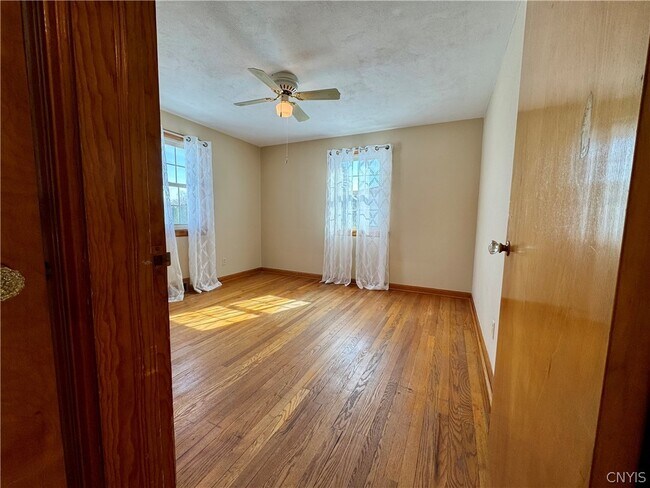 Building Photo - 5291 Abbe Dr