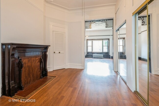Building Photo - 3136 S Prairie Ave