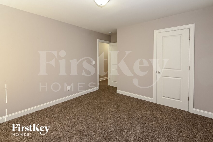 Building Photo - 614 Forest Ridge Rd