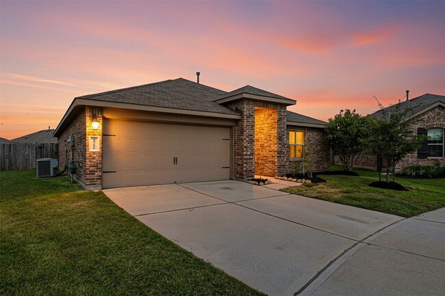 Building Photo - 29606 Foliage Ln