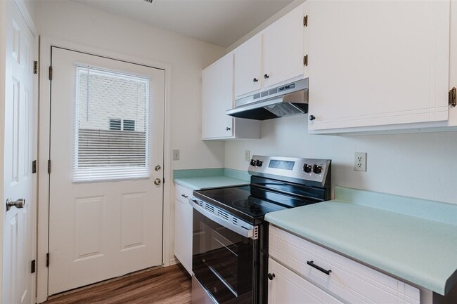 Building Photo - 3123 N Truwood Dr