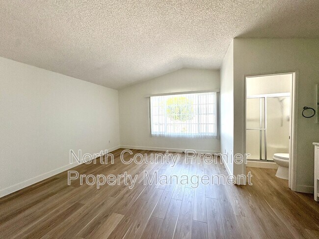 Building Photo - 2995 Lexington Cir
