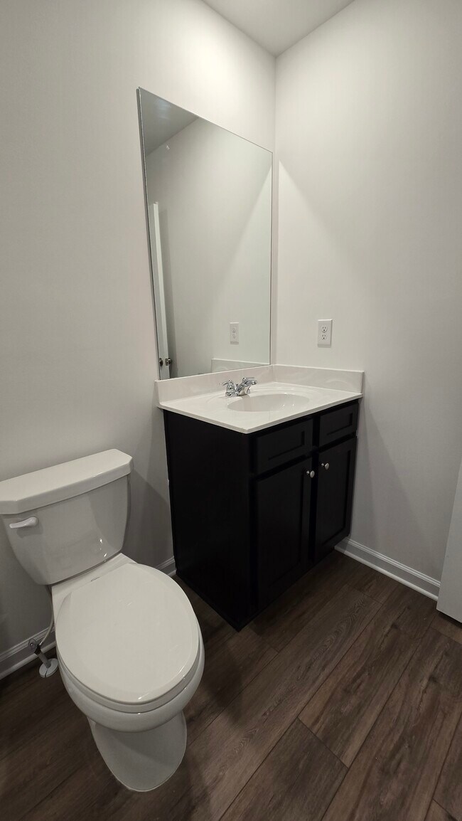 Building Photo - 209 Kenoot Dr