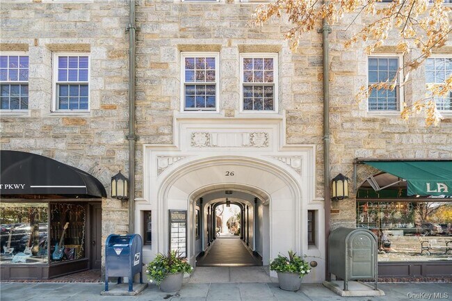 Building Photo - 26 East Pkwy