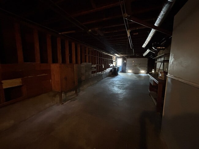 Building Photo - Single Family Home in Mission Terrace