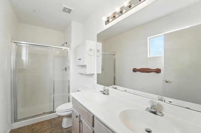 Building Photo - Resort-Style Living in Sunbird Golf Resort...