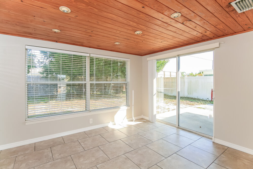 Building Photo - 10426 Syringa Ct
