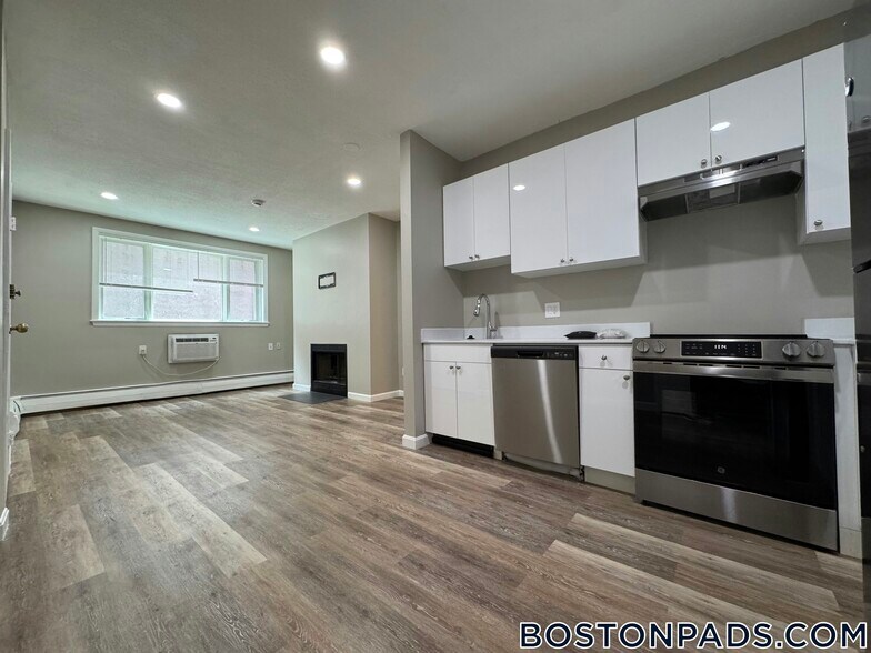 Building Photo - 50 Evergreen St