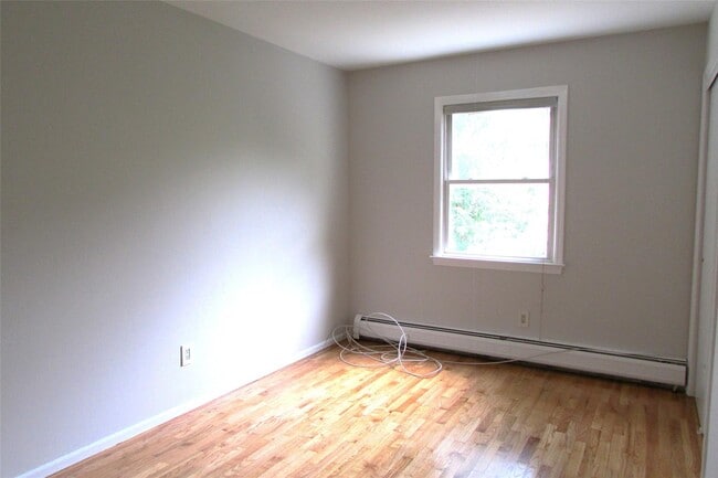 Building Photo - 74 B Demarest Ave