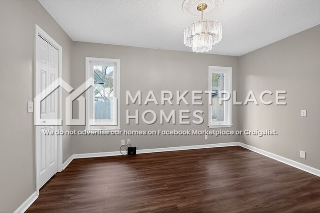 Building Photo - 114 Oak Ct