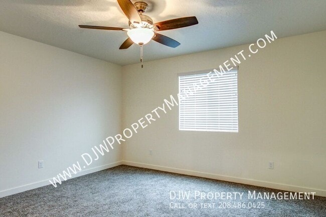 Building Photo - 3715 N Centrepoint Way