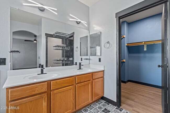 Building Photo - 12672 W Osborn Rd