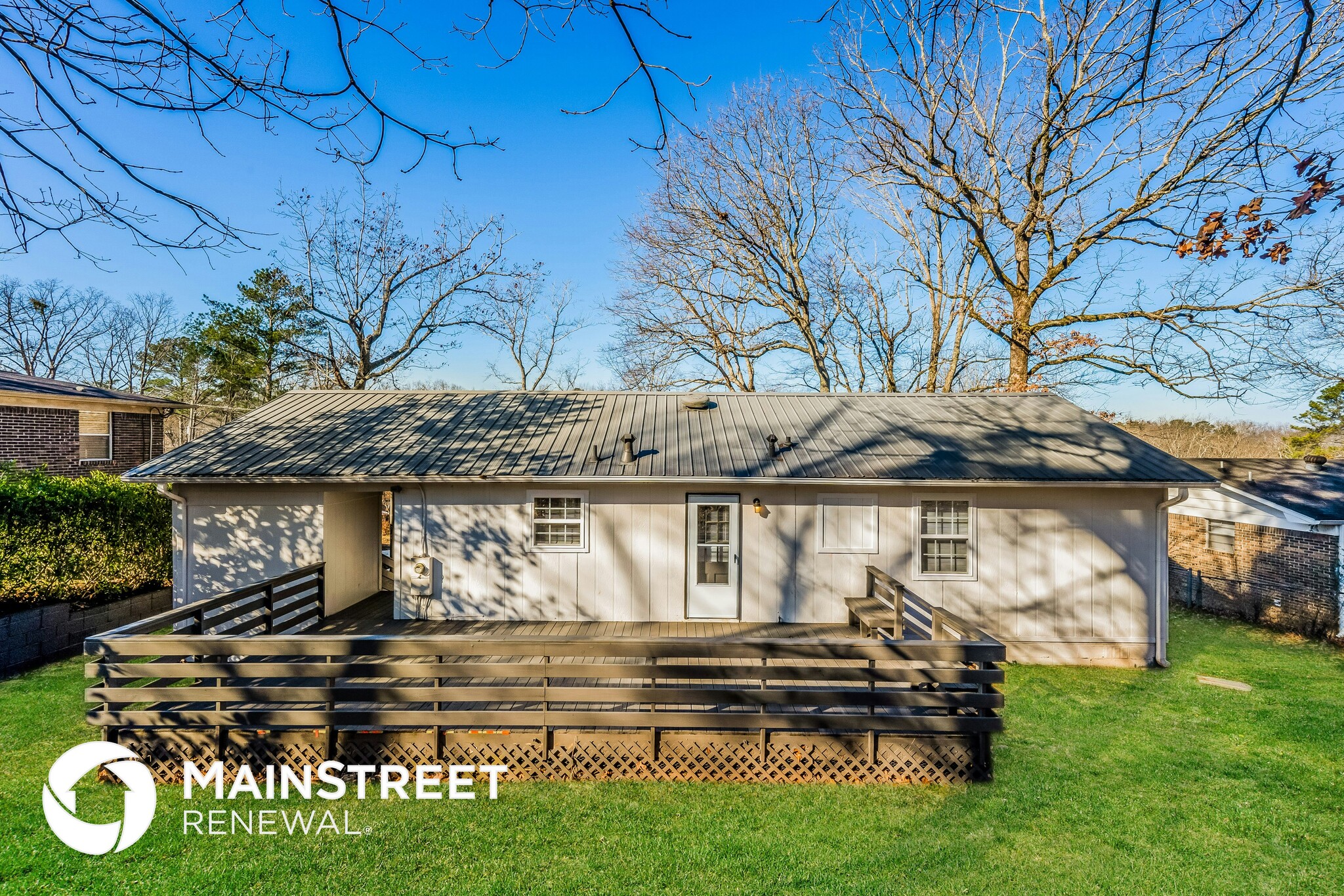 Building Photo - 1405 Highland Dr