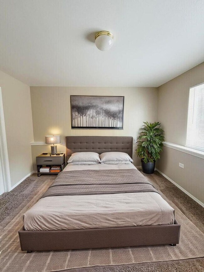 Building Photo - 6655 Dublin Loop W