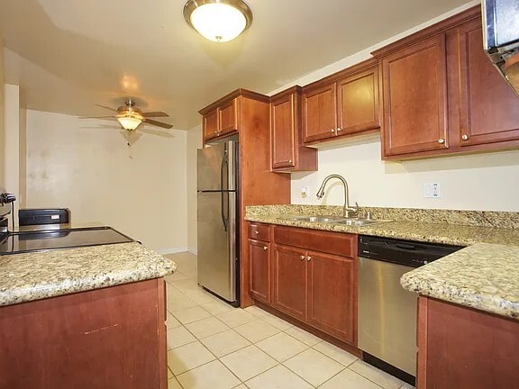 Building Photo - 550 Graves Ave