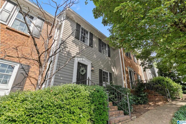 Building Photo - 1227 33rd St S