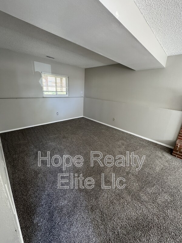 Building Photo - 6950 Sagewood Ct
