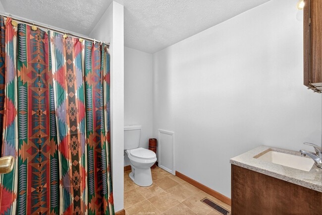 Building Photo - 87 Merseles St