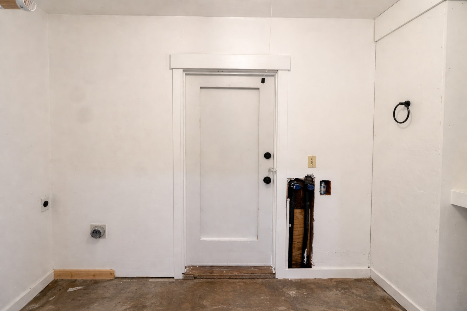 Building Photo - 4211 Tropical Dr