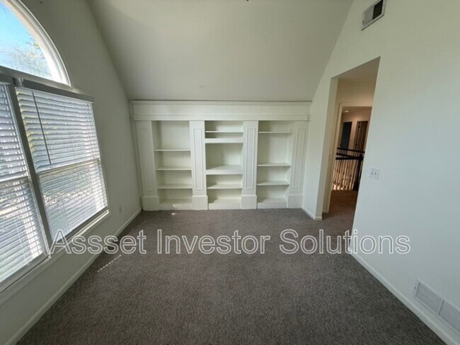 Building Photo - 8004 W 144th Pl