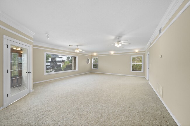 Building Photo - 2523 Baycrest Dr