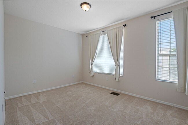 Building Photo - 3 Bed 2, Full Bath, 2 Half Bath, 1 Car Garage Townhome near MacDill AFB