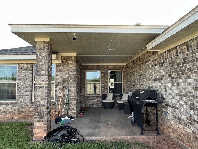 Building Photo - 5031 Olivia