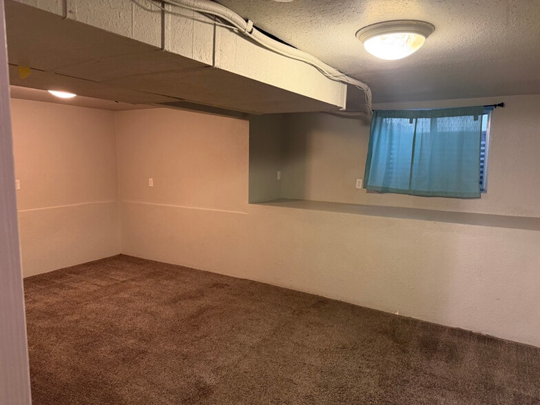 Building Photo - 1425 Farrell Ln