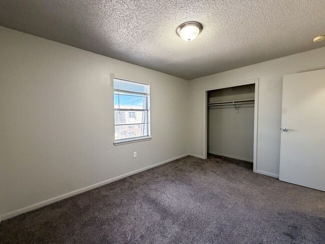 Building Photo - Willow Court Apartments, Unit 204 - 2 Bedroom, 1 Bathroom Apartment Home in Mexia, TX!