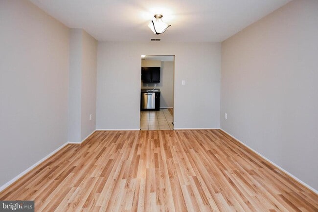 Building Photo - 15043 Cherrywood Dr