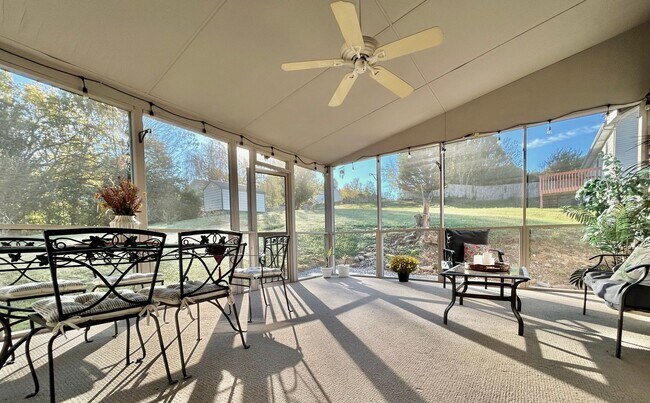 Building Photo - Beautiful 3 bedroom-plus bonus room-2 bath for rent!