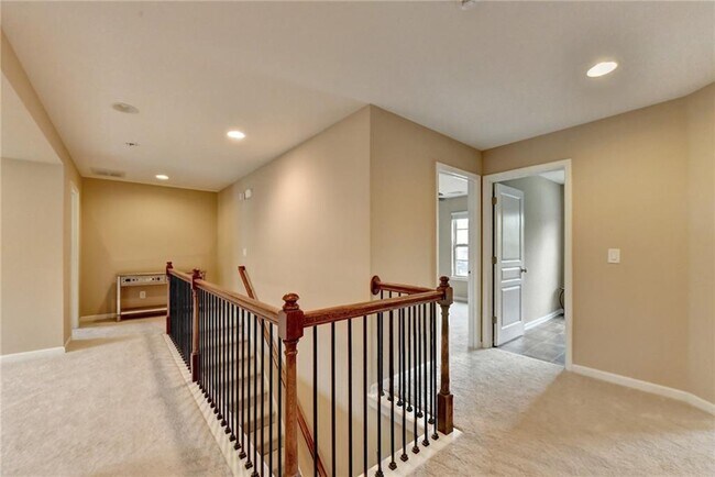 Building Photo - 4228 Woods Creek Ln