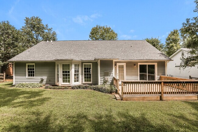 Building Photo - 11621 Long Forest Dr