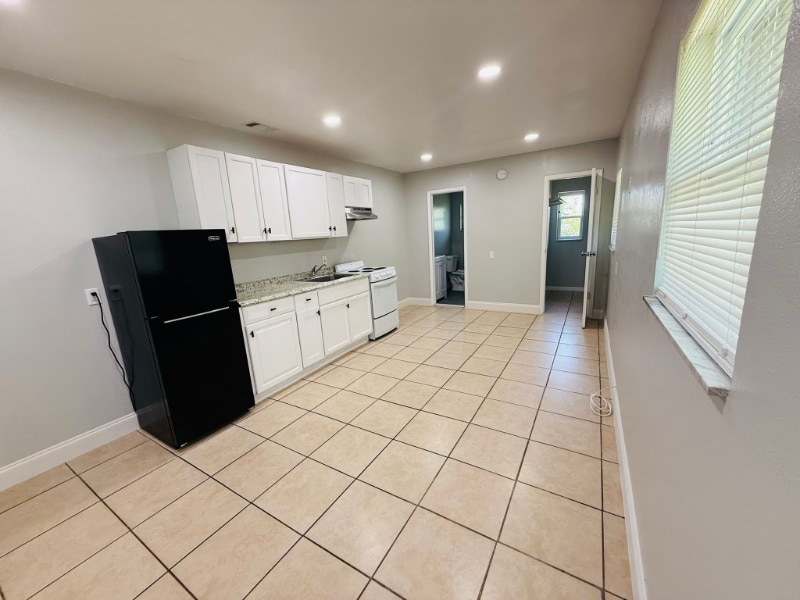 Building Photo - 1128 Neptune Dr