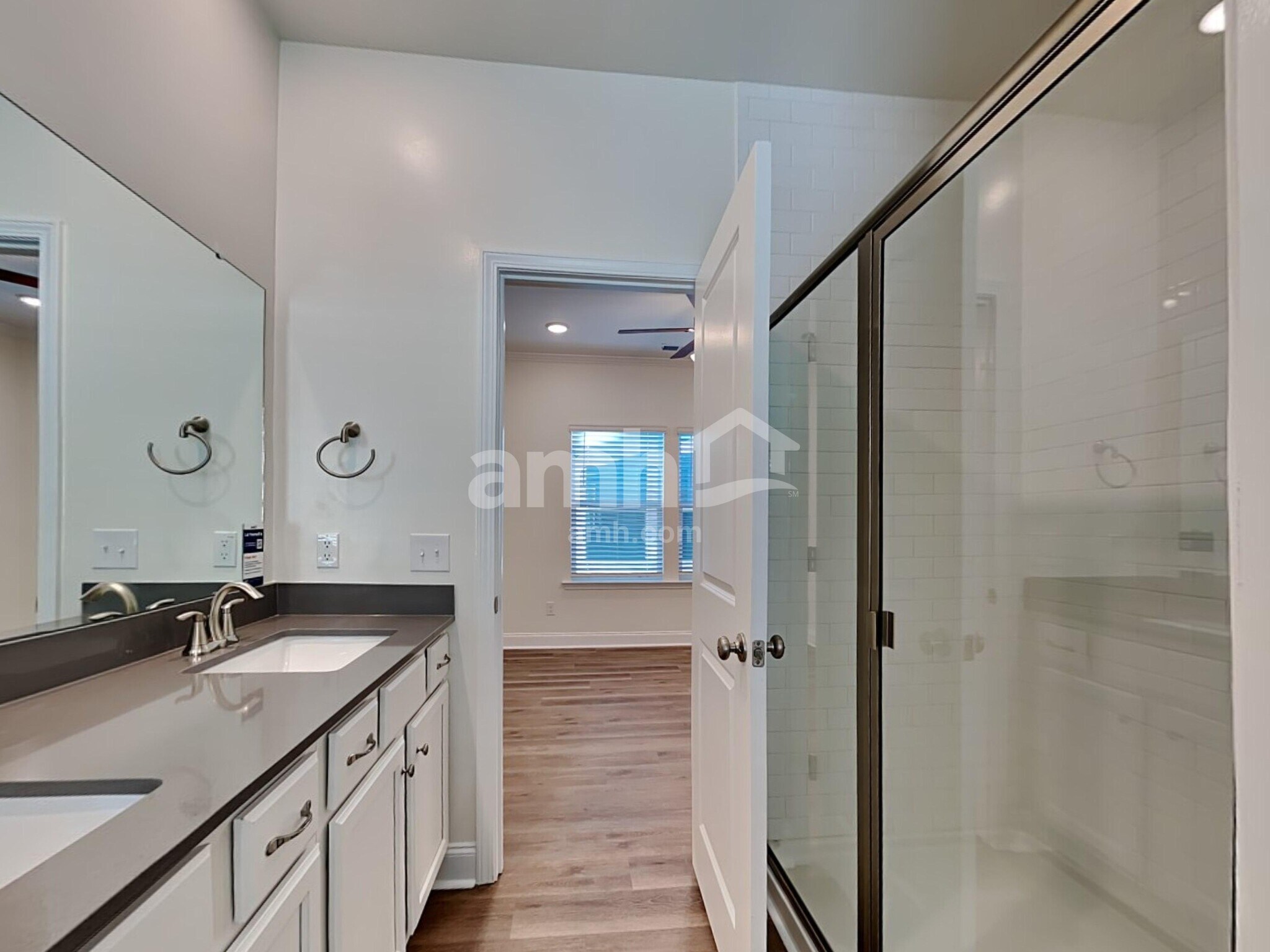 Building Photo - 1938 Weeping Cypress Dr