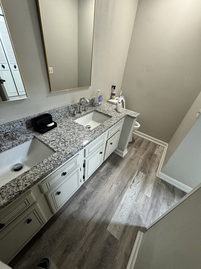 Building Photo - 604 Cordova Green