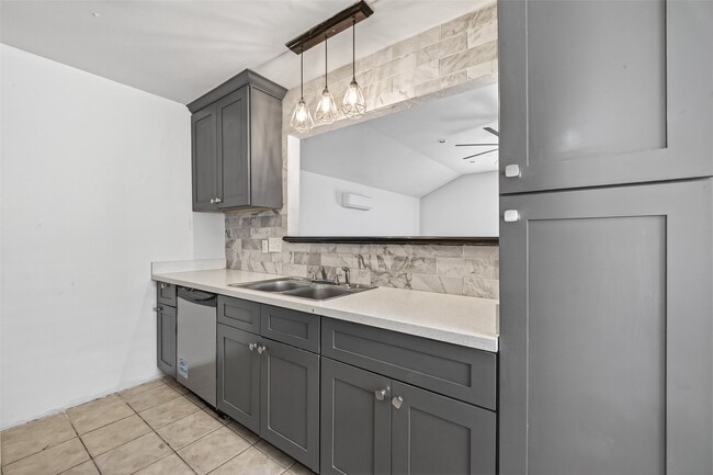 Building Photo - 13010 Abalone Way