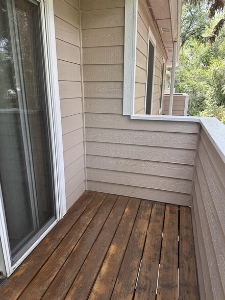 Balcony - 1008 Remington St