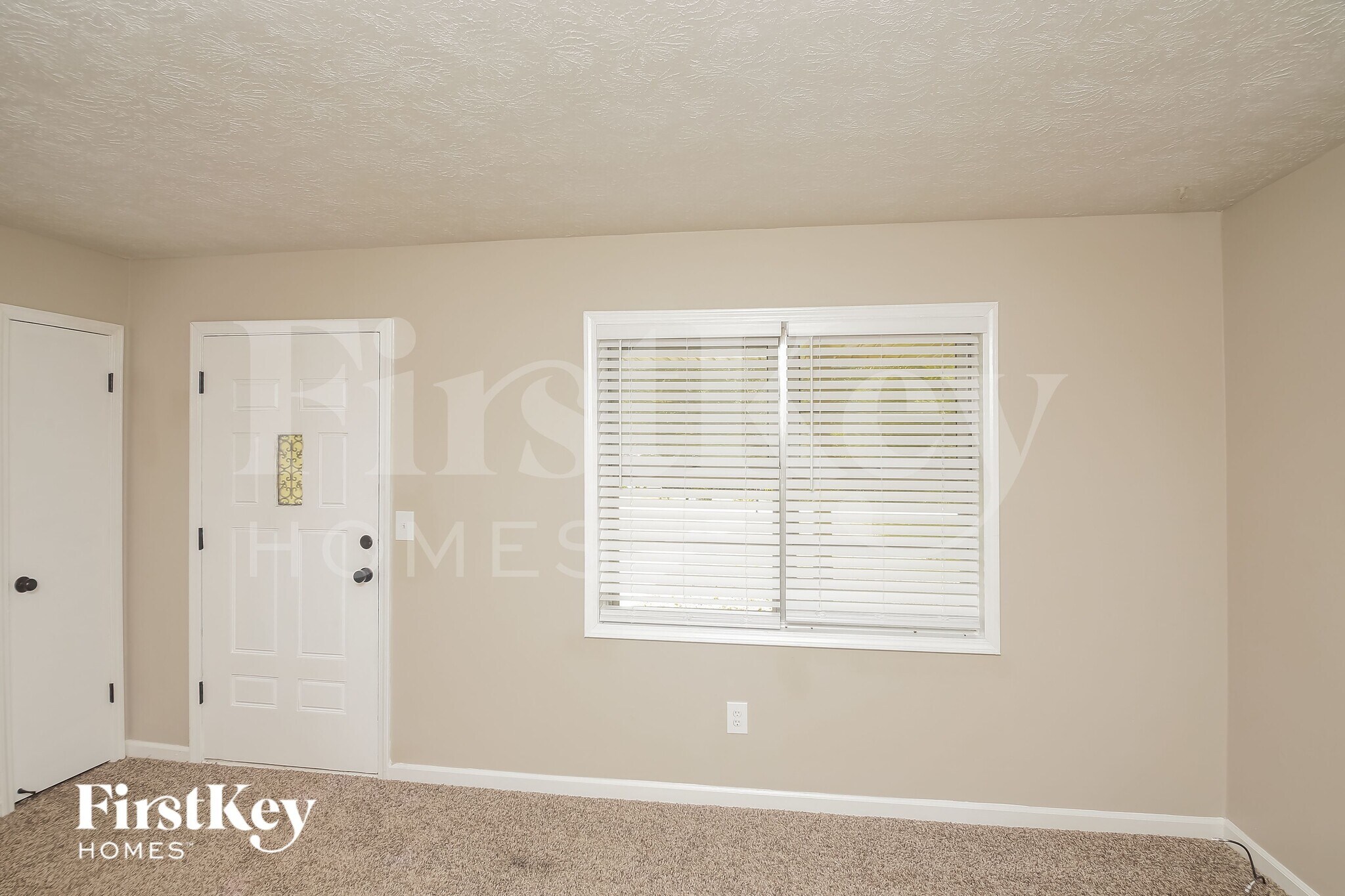 Building Photo - 2422 Chestnut Log Ln