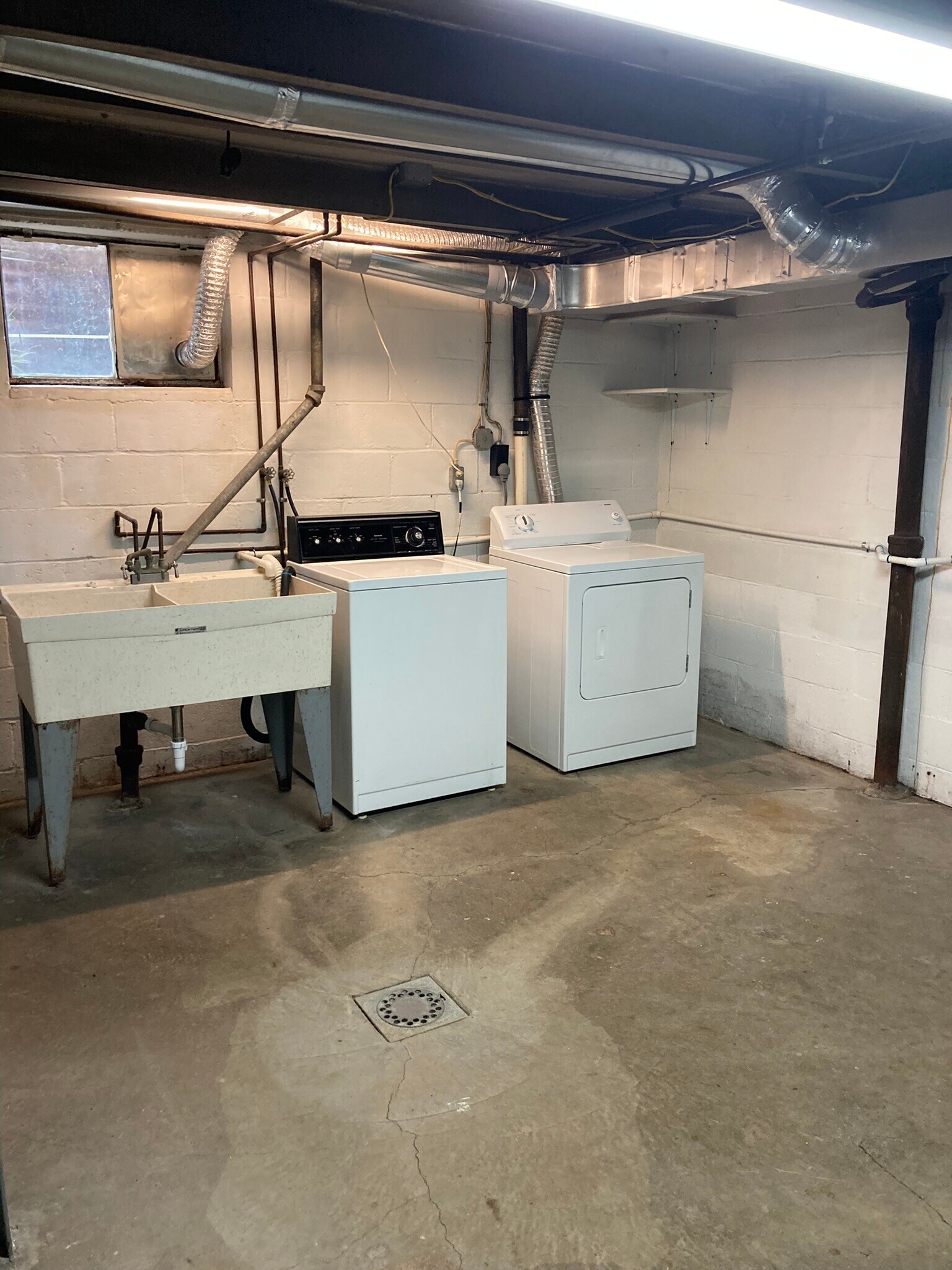 Building Photo - 709 Vallevista Ave