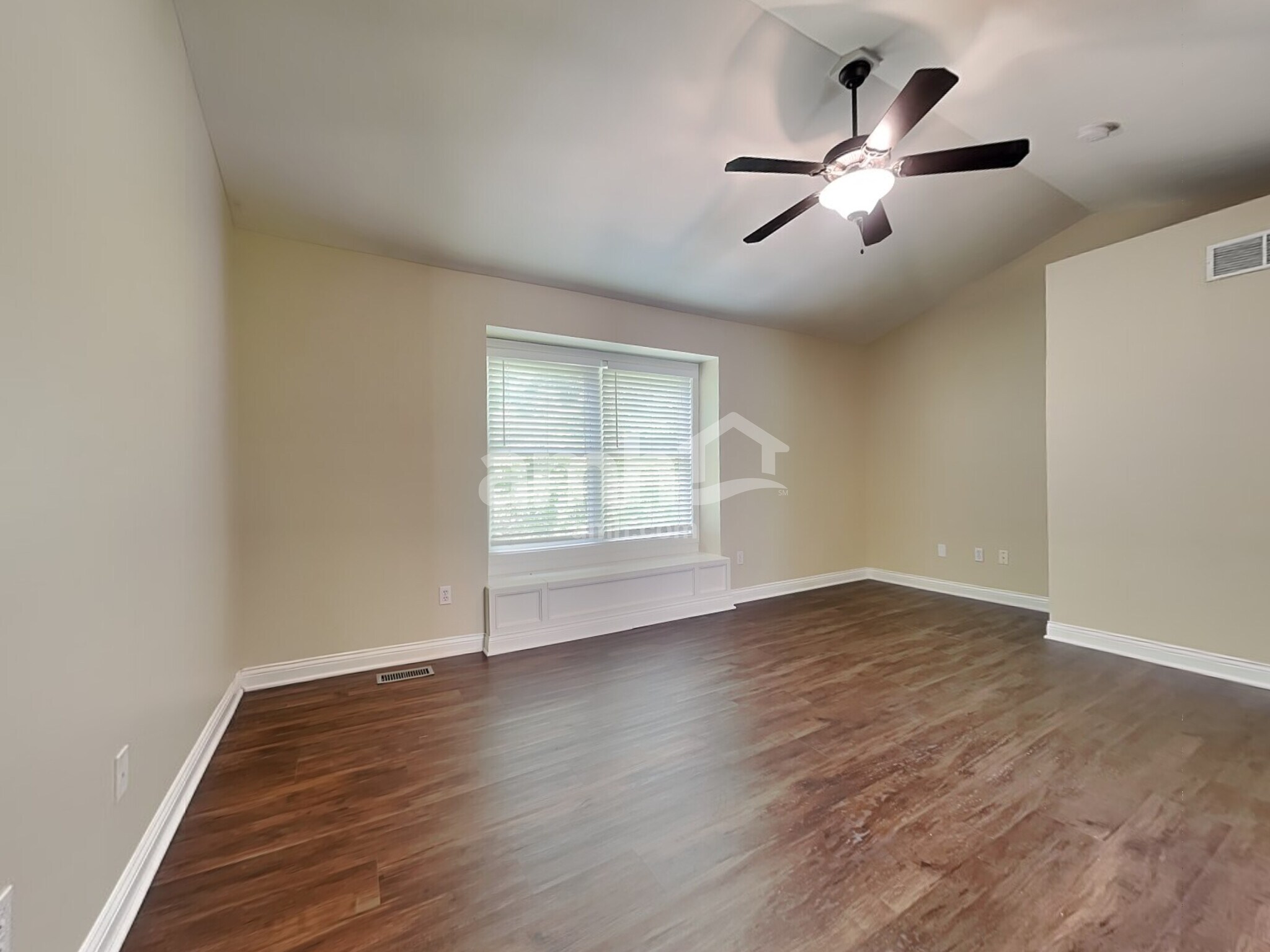 Building Photo - 2016 Winter Hvn