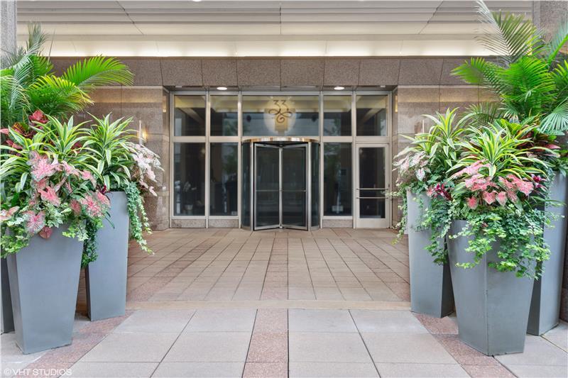 Building Photo - 33 W Ontario St