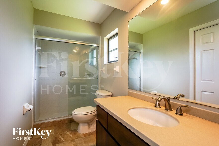 Building Photo - 1125 SE 33rd Terrace