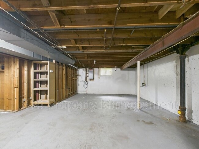 Building Photo - 3233 Shady Bend Dr
