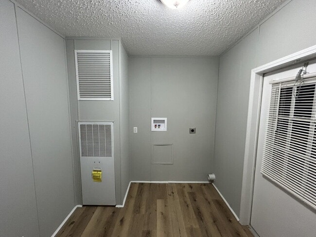 Building Photo - "Spacious 3-Bed, 2-Bath Home on Whiteaker Springs Rd, Cookeville!"