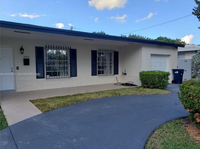 Building Photo - 3040 SW 77th Ct