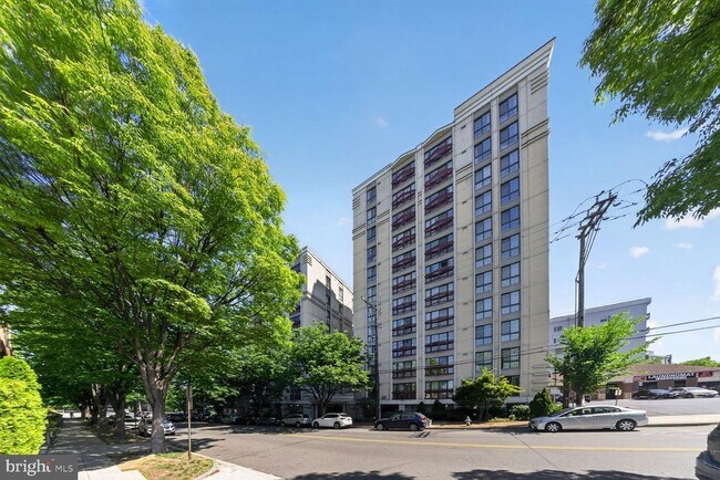 Building Photo - 7915 Eastern Ave NW