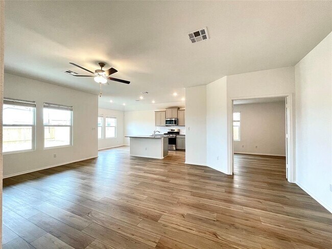 Building Photo - 431 Sebring Cir