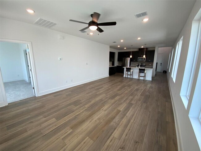 Building Photo - 537 Bauer Lp
