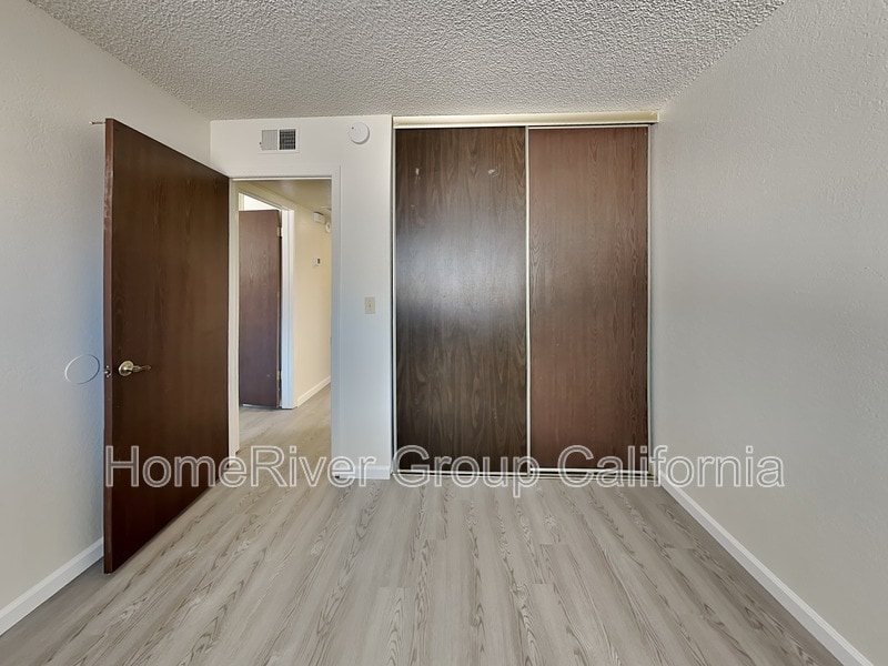 Building Photo - 5903 Spring Glen Dr